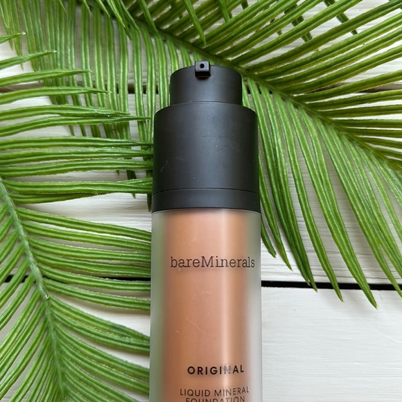 Bareminerals Original Liquid Mineral Foundation in Golden Dark 25 - Picture 3 of 7